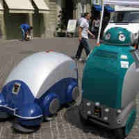 Robot Pengeruk Sampah Siap Bersihkan Jalan
