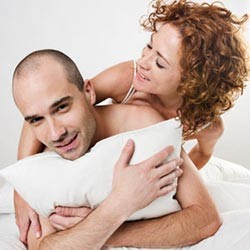 Main Aman Tanpa Kondom? Suntik Hormon Saja!