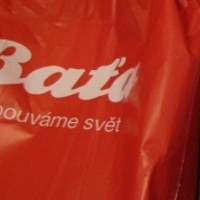 Kualitas Sepatu Bata Terlihat Seperti Tidak Terawat 