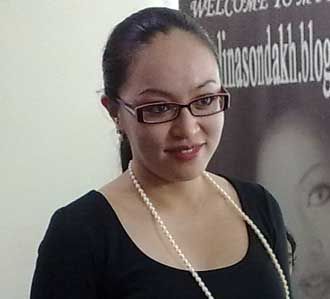 Angelina Sondakh Hamil 5 Bulan