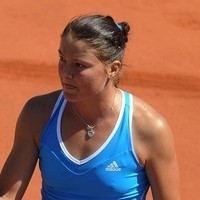 Safina Genggam Tiket Semifinal