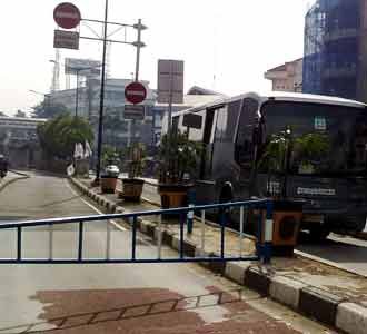 Portal Busway di Warung Buncit