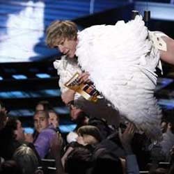 Kejatuhan Bokong, Eminem Cuma Pura-pura Ngambek