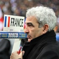 Prancis Kalah, Domenech Dicemooh