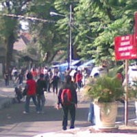  Mahasiswa UKI dan YAI Tawuran, Jalan Diponegoro Ditutup 