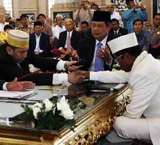 SBY-JK Berhadapan di Pesta Pernikahan