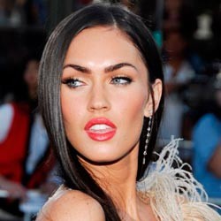 Megan Fox Bangga Jadi Simbol Seks