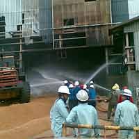 Tungku Meluntir, 400 Ton Tembaga Cair Tumpah