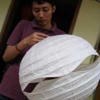 Lampion Kontemporer Tiang Jaler 