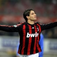 Kaka Mungkin Pergi, Pato Tidak