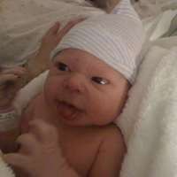 Armstrong Jadi Ayah Lagi