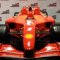 Seperti Schumi di Marlboro Red Racing School