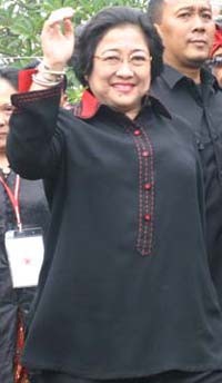 Mega Tantang SBY Sebut Nama Soal Bisnis Pejabat