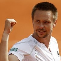 Soderling Melaju ke Final