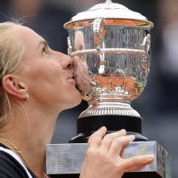Kalahkan Safina, Kuznetsova Juara