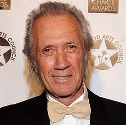 David Carradine Diduga Bunuh Diri, FBI Turun Tangan