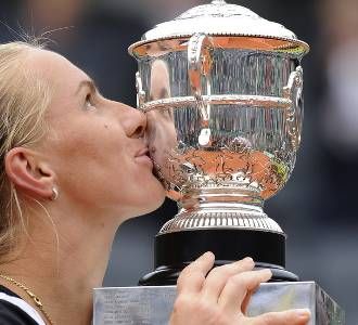 Di Roland Garros, Kuznetsova Berjaya