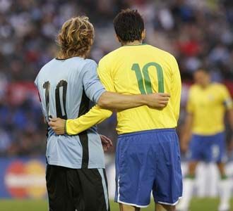 Brasil Goyang Uruguay 4-0