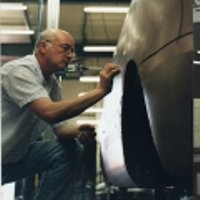 Bakrie Kubur Ambisi Mobnas