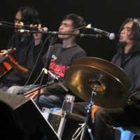 Menjaga Titik Api Harry Roesli