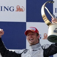 Button Kini Bidik Sukses di Negeri Sendiri