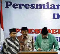 SBY Resmikan Gedung IKIP PGRI