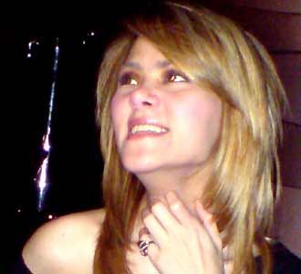 Angeliq, Si Pirang Seksi