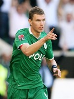 Kaka Pergi, Dzeko Merapat