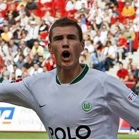 Dzeko Sambut Arsenal-Milan, Tolak City