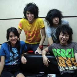 Vierra Tak Ingin Bersaing di Dunia Musik