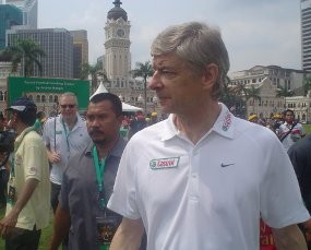 Wenger Ingin Jadi Penyanyi dan James Bond