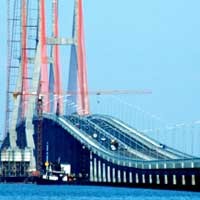 Jembatan Suramadu Dongkrak Industri Batik Madura