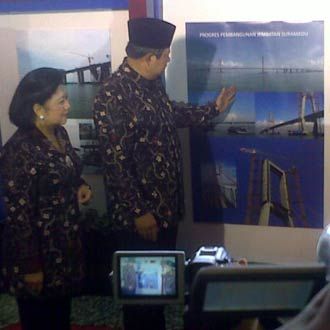 SBY Resmikan Jembatan Suramadu