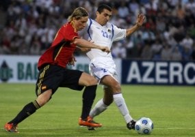 Villa Hattrick, Spanyol Menang Setengah Lusin