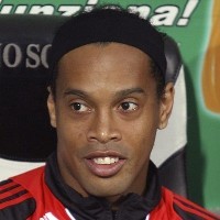 Dinho Pemimpin Milan