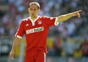Ronaldo Pergi, Fans Menanti Ribery