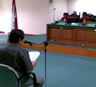 Aulia Pohan Cs Bacakan Pledoi