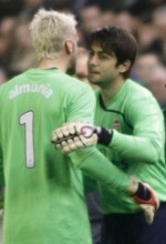 Arsenal Ikat Fabianski Lebih Lama