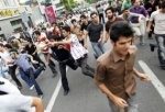 Pendukung Ahmadinejad & Mousavi Terlibat Bentrok 