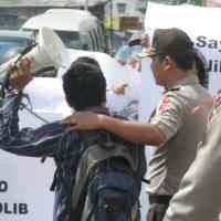 Tolak Kedatangan Boediono di Yogya, Belasan Mahasiswa Ditangkap