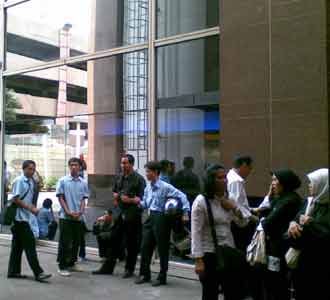 Kantor Bank IFI Terbakar