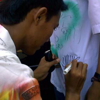 Corat-coret Rayakan Lulusan