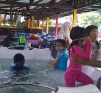 Manjakan Anak di Area Hiburan Rumah Sosis