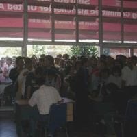 Cari Tiket, Ratusan Orang Serbu Kantor Sekretariat