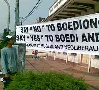 Spanduk Anti Boediono Kembali Muncul