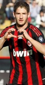Komitmen Pato Pada Milan