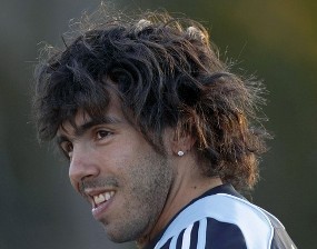 Ancelotti Rayu Tevez Via Telepon?