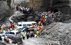 Belasan Korban Dievakuasi, Pencarian Hari Kedua Dilanjutkan