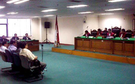 Aulia Pohan Divonis 4,5 Tahun