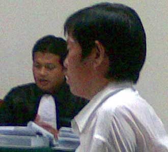 Khoe Seng Seng Jalani Sidang